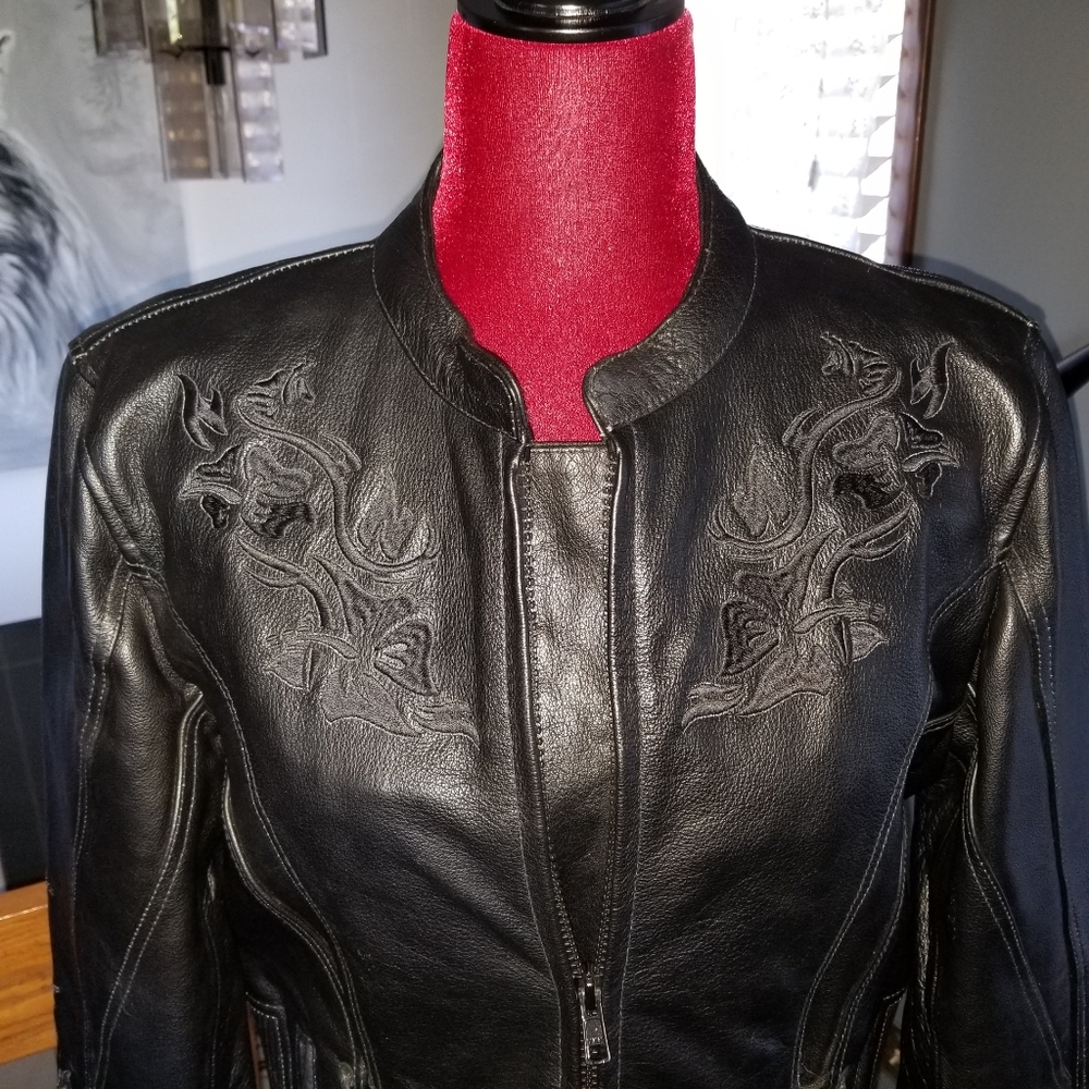 NWT Leather Jacket Has it all! 🏍🦋 - Picture 4 of 12